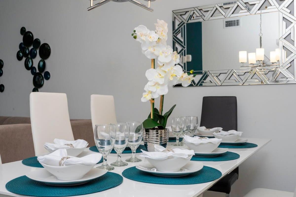 Gorgeous 2 Bedroom Close To 305 31911 Hébergement de vacances